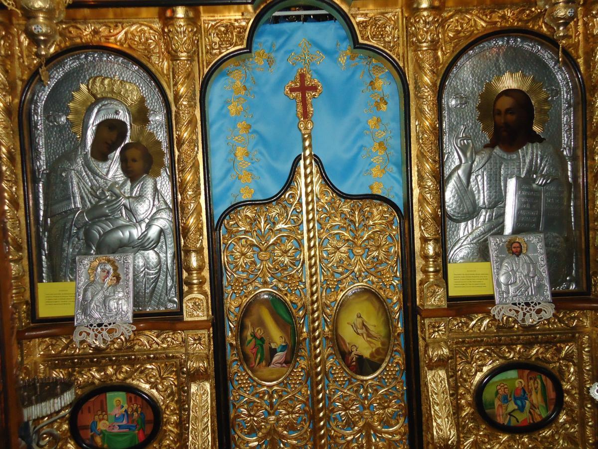 Imagini din Biserica Sfântul Gheorghe Lunca Pașcani .