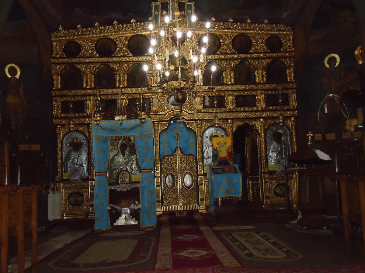 Imagini din Biserica Sfântul Gheorghe Lunca Pașcani .